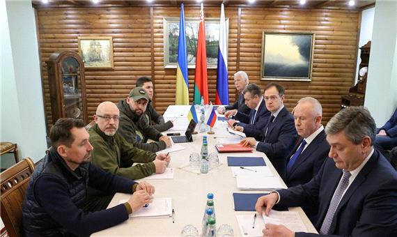 روسیه: اوکراین مذاکرات را متوقف کرده نه ما / هر وقت کی یف تمایل خود را برای بازگشت به میز مذاکرات اعلام کند، ما نیز پاسخ مثبت خواهیم داد